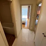 Dora With Terrace And Parking Подгориця