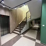 Dora With Terrace And Parking Подгориця