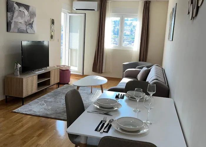 Dora With Terrace And Parking