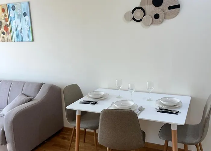 Dora With Terrace And Parking Daire *