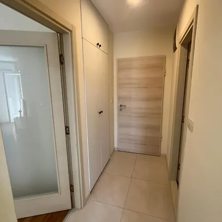 Dora With Terrace And Parking דירה פודגוריצה