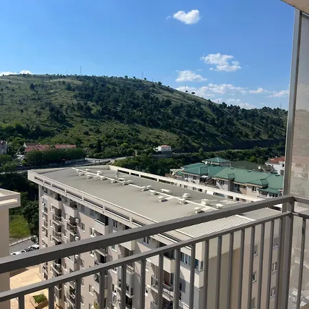 Dora With Terrace And Parking Podgorica