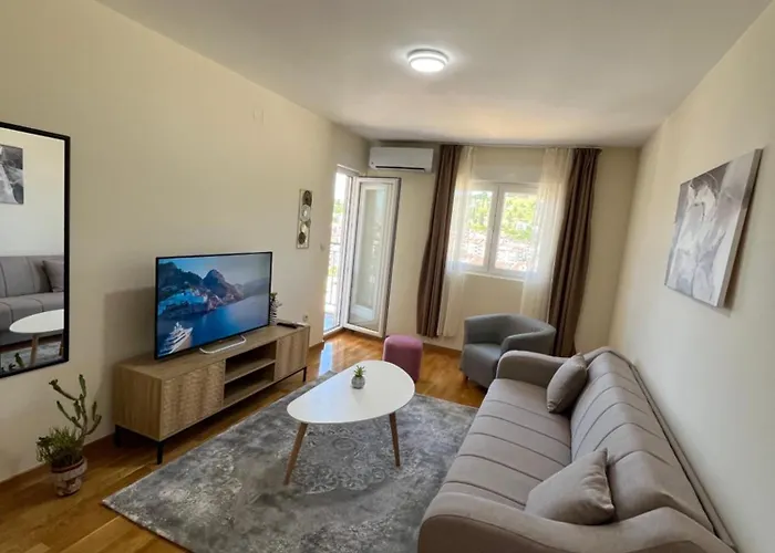 Dora With Terrace And Parking * Podgorica