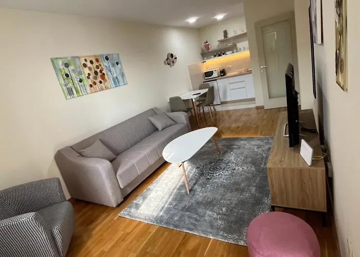 Appartement Dora With Terrace And Parking