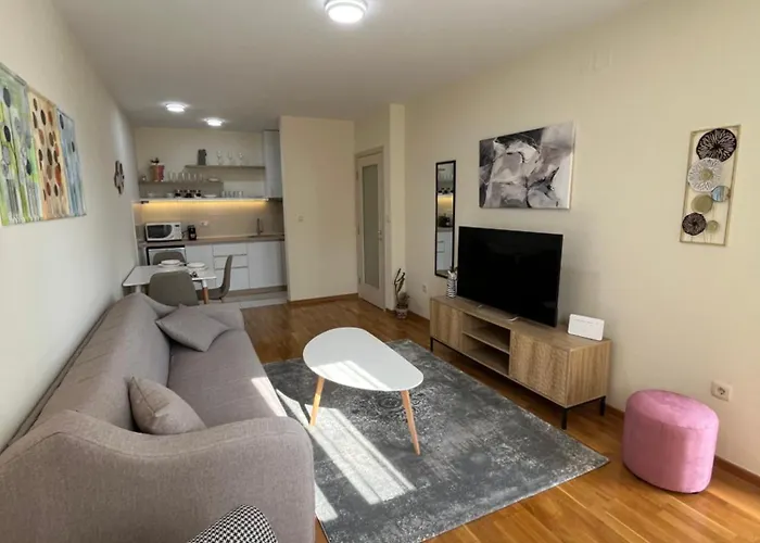 Appartement Dora With Terrace And Parking Podgorica