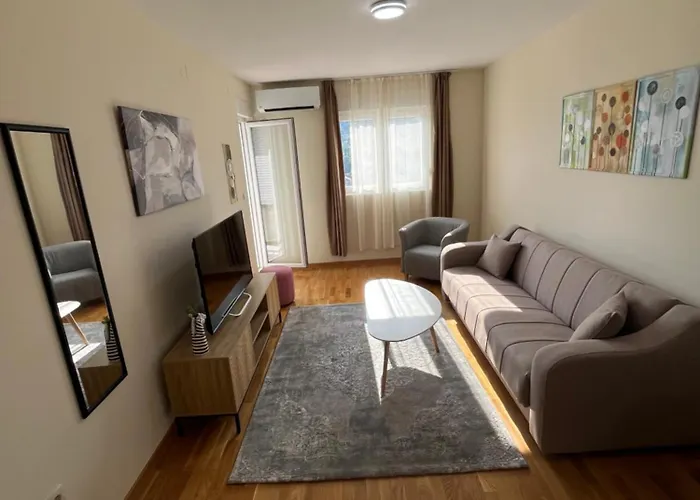 Dora With Terrace And Parking * Podgorica